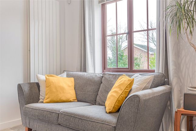 19, Henge Way, Brighton photo 4