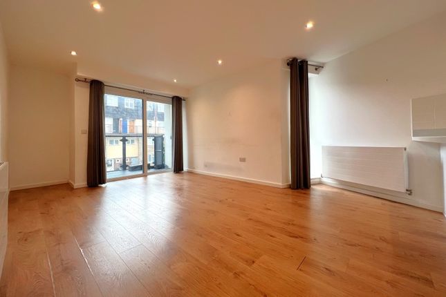 12 Dunsfold House, Market Street, Addlestone photo 3