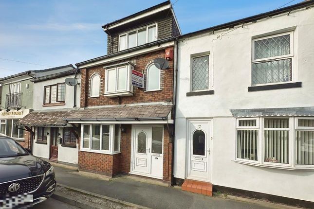 4-bed house on 174, Ravens Lane, Stoke-On-Trent, £130,000