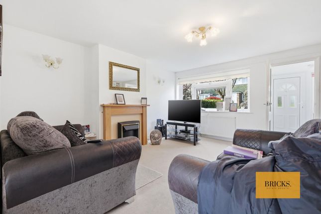 45, North Dene, Chigwell photo 3