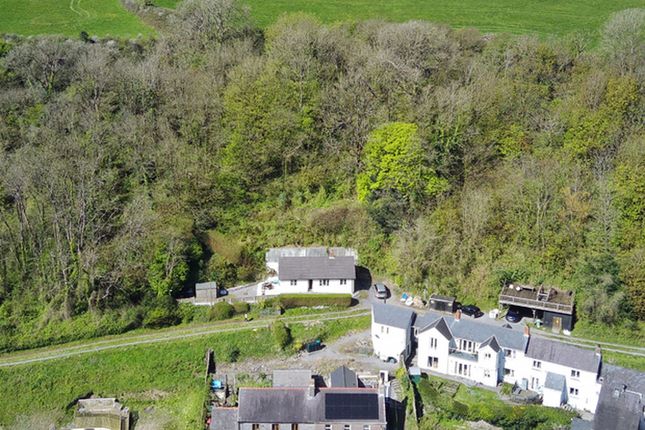Hillside, Pendine Hill, Carmarthen photo 3