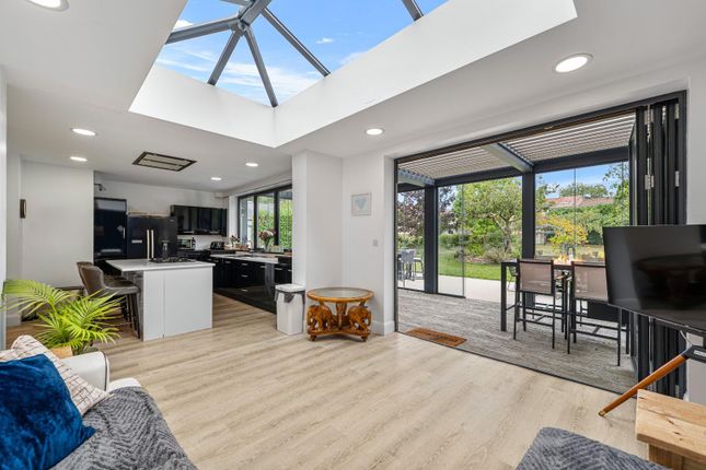 Kitchen Living 02.Jpg