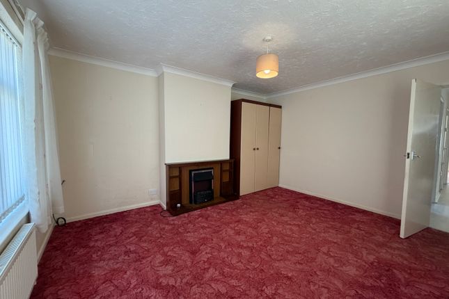 106, Clacton-on-Sea photo 3
