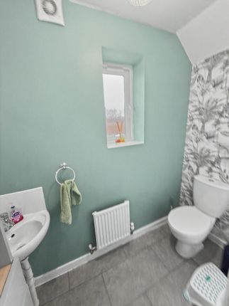 17, Water Lily Drive, Darlington photo 4
