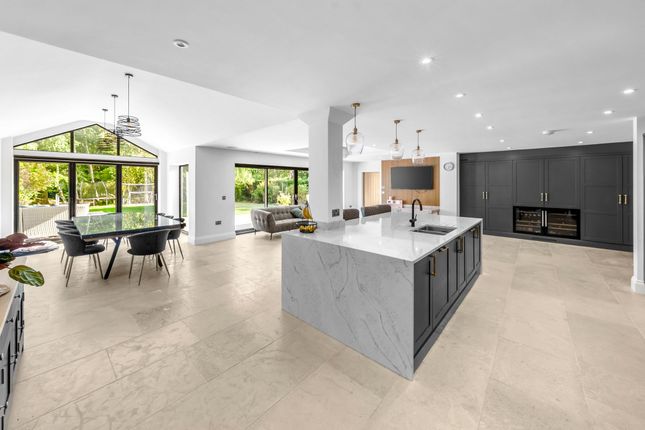 40 Hookstone Drive, Harrogate photo 2