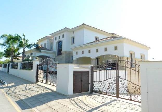 Thumbnail Villa for sale in Sea Caves, Peyia, Cyprus