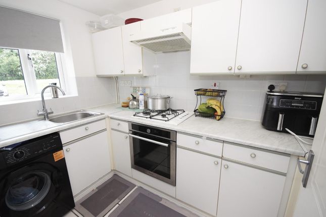 14, Chardonnay Close, Northampton photo 2