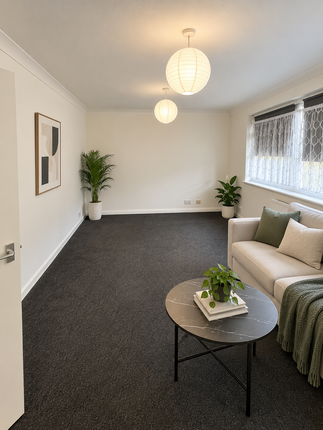 7 Cambridge Court, Harrowden Road, Wembley photo 2