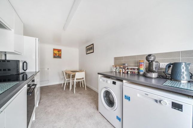 22 Bloomfield Road, Kingston Upon Thames, Kingston Upon Thames photo 3