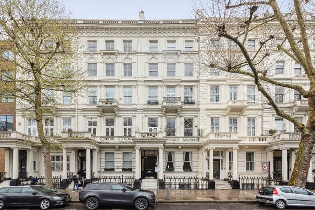 Flat to rent in Queen's Gate, South Kensington, London