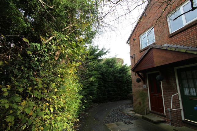 69, Fallowfield, Sittingbourne photo 4