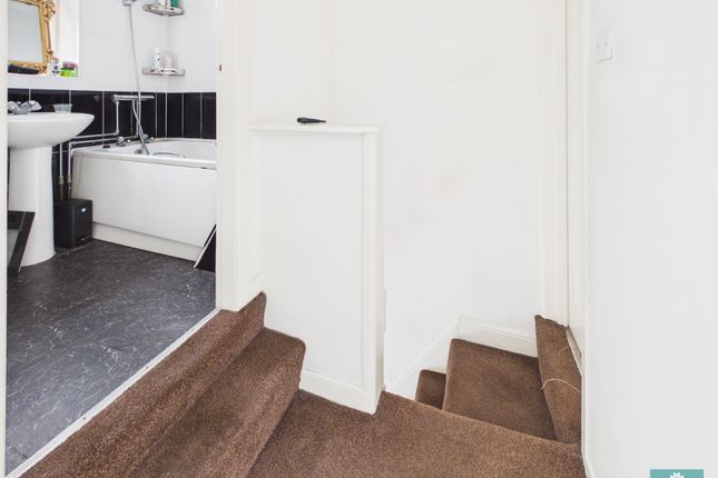 1, Henthorn Street, Shaw photo 4