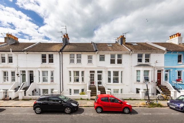 Flat for sale in Goldstone Road, Hove