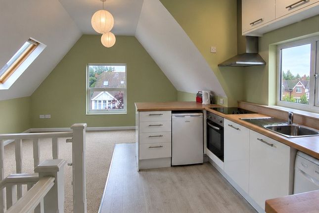 Top Floor Flat, 17, Langley Road, Beckenham photo 4