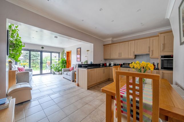 11, Brewery Lane, Byfleet photo 2