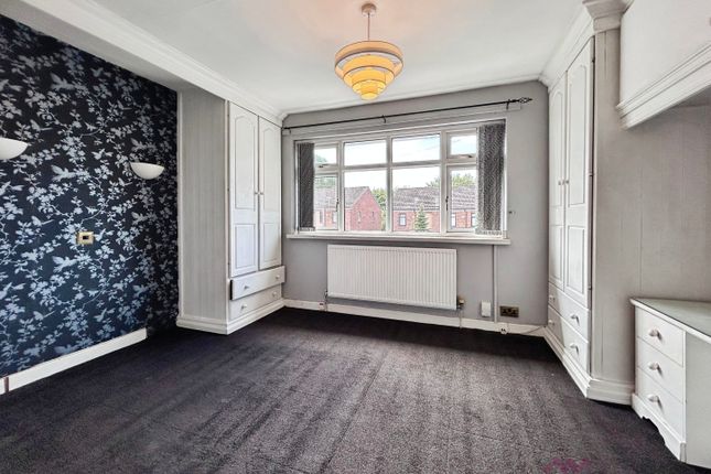7, Avon Close, Worsley photo 4
