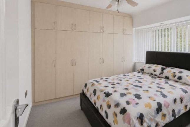40 Sunnycroft Road,, Sunnycroft Road, Southall photo 3