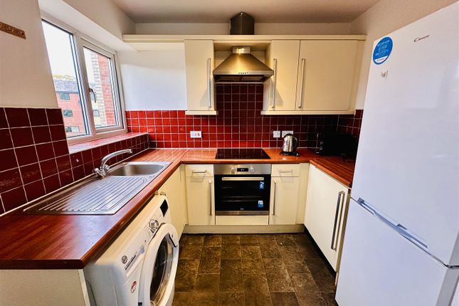 Flat 13, Plymouth Point, 1-3 Birch Lane, Manchester photo 5