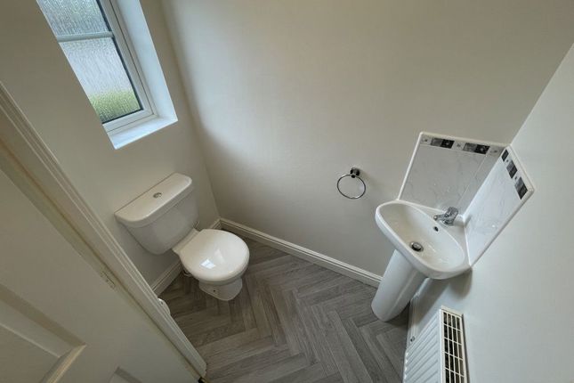22, Thistle Gardens, Spalding photo 3