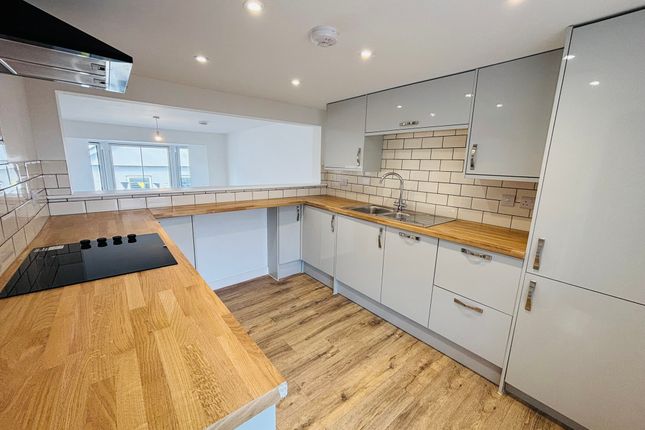 Flat A, 14, Causewayhead, Penzance photo 5
