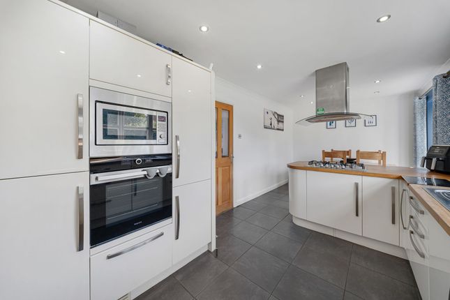 4 Belgravia Court, Widnes photo 4
