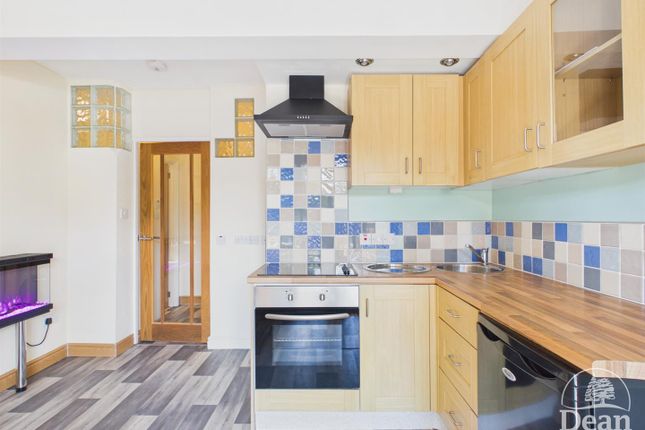 Flat 1, 1 Heywood Mews, Heywood Road, Cinderford photo 3