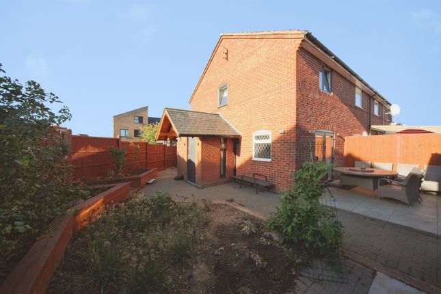 2-bed semi-detached on Bunting Road, Luton, £300,000