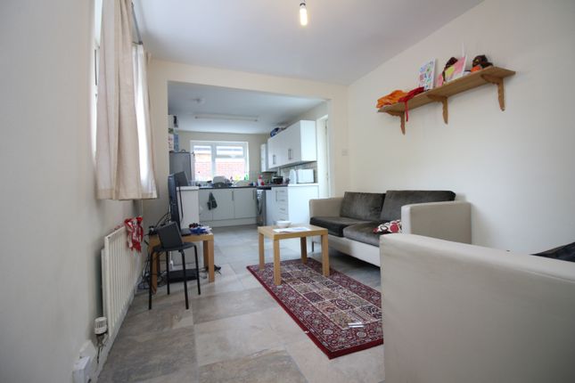 5-bed terraced on 41, Harriet Street, Cardiff, £2,825/mo