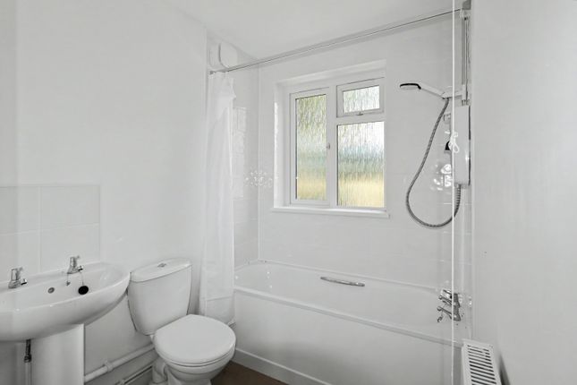 Flat 28, Edward Road, Christchurch photo 5