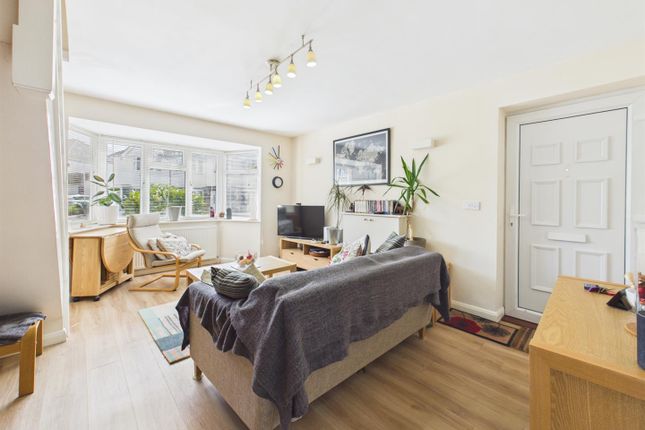 25a, Filey Waye, Ruislip photo 2