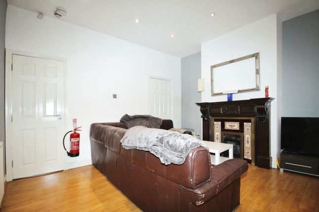 St Anns Avenue, Leeds photo 4