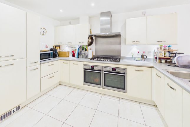 27, Godfrey Place, Cheltenham photo 4