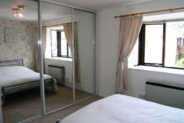 G18JK140810,, Sandbourne Avenue, Merton photo 3
