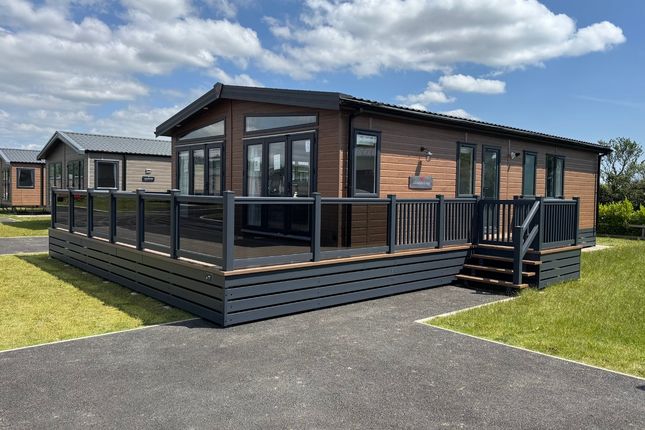 2-bed caravan on Nottage Park Lodges, Moor Lane Nottage, Porthcawl, £240,000