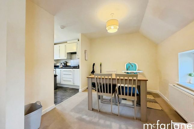 11 Red Lodge Close, Swindon photo 3
