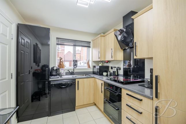 6, Albans Court, Mansfield photo 2