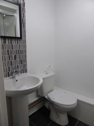 Flat to rent in Rent All Inclusive Military Road, Colchester