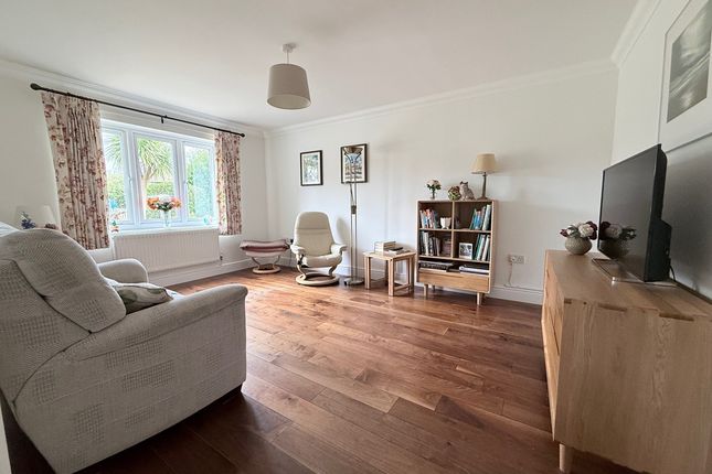 14, The Oaks, Bognor Regis photo 4