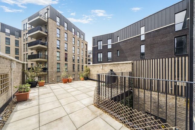 Town house for sale in Villiers Gardens, London