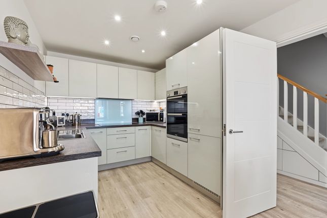 29p, Manley Boulevard, Snodland photo 2