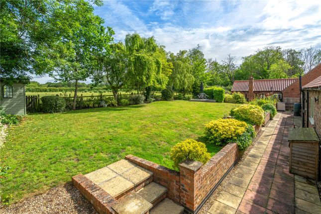 2, Dovecote Rise, Sleaford photo 2