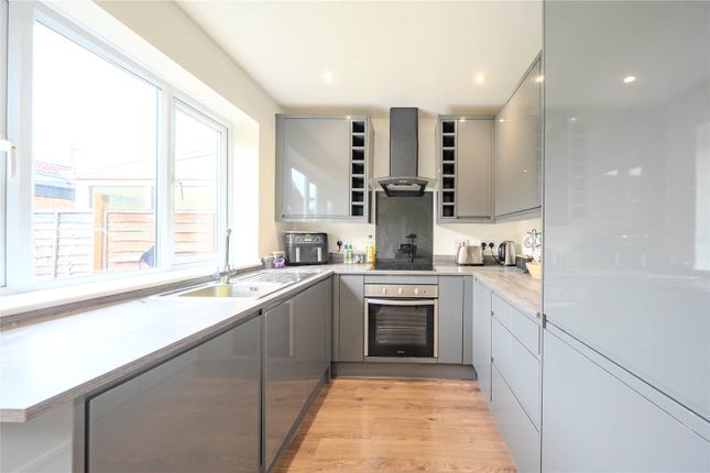 5, Plane Tree Croft, West Yorkshire photo 2