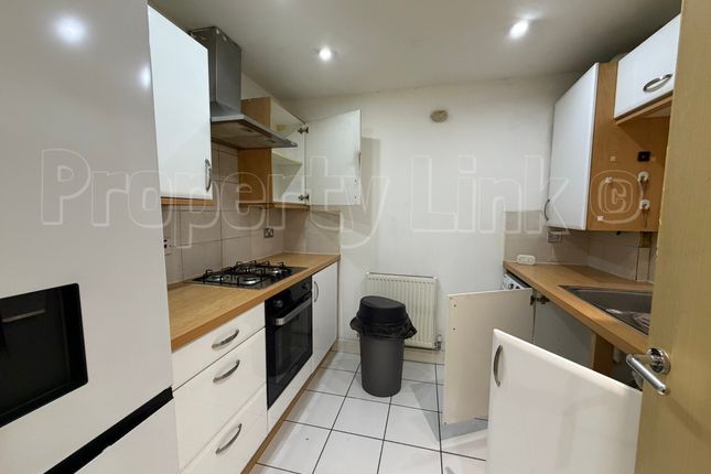 Oakside Court, Fencepiece Road, Ilford photo 3
