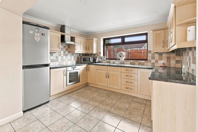 4 Bentinck Close, Worksop photo 3
