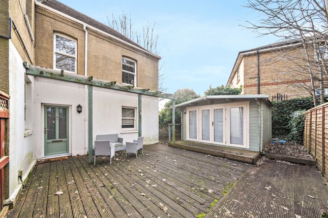 1, Foxhanger Court, 20, Farnham Road, Guildford photo 2