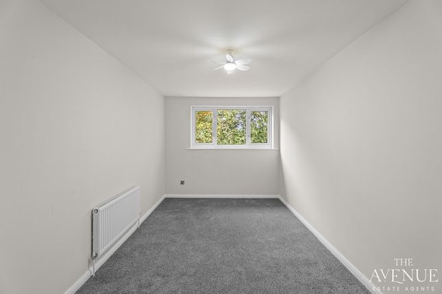 2 Farne Grove, Longton, Staffordshire photo 4