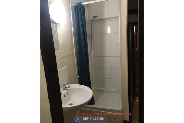 Flat, High St Highworth, Swindon photo 5
