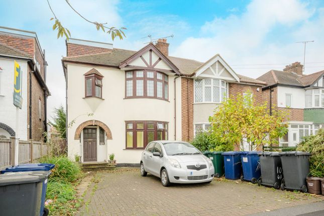 Thumbnail Flat to rent in Devonshire Road, Mill Hill East, London