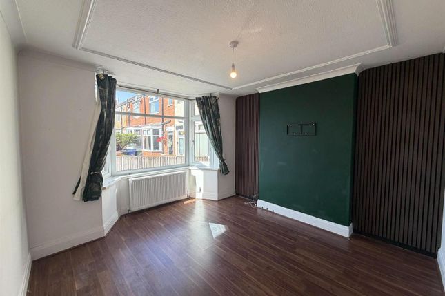 47, Phyllis Avenue, Grimsby photo 4