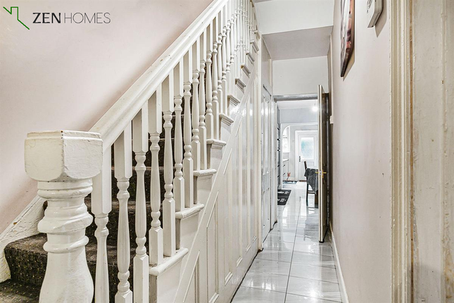 16 Victoria Road, London photo 4
